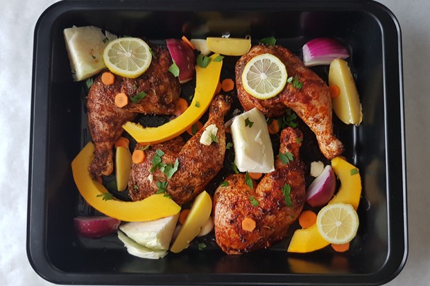 One-Tray-Oven mit Huhn und Gemüse