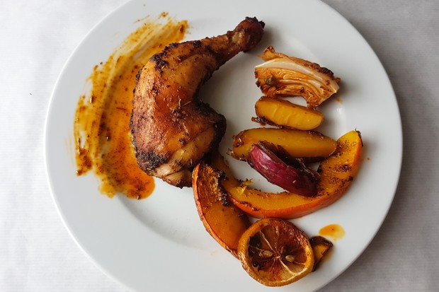 One-Tray-Oven mit Huhn und Gemüse