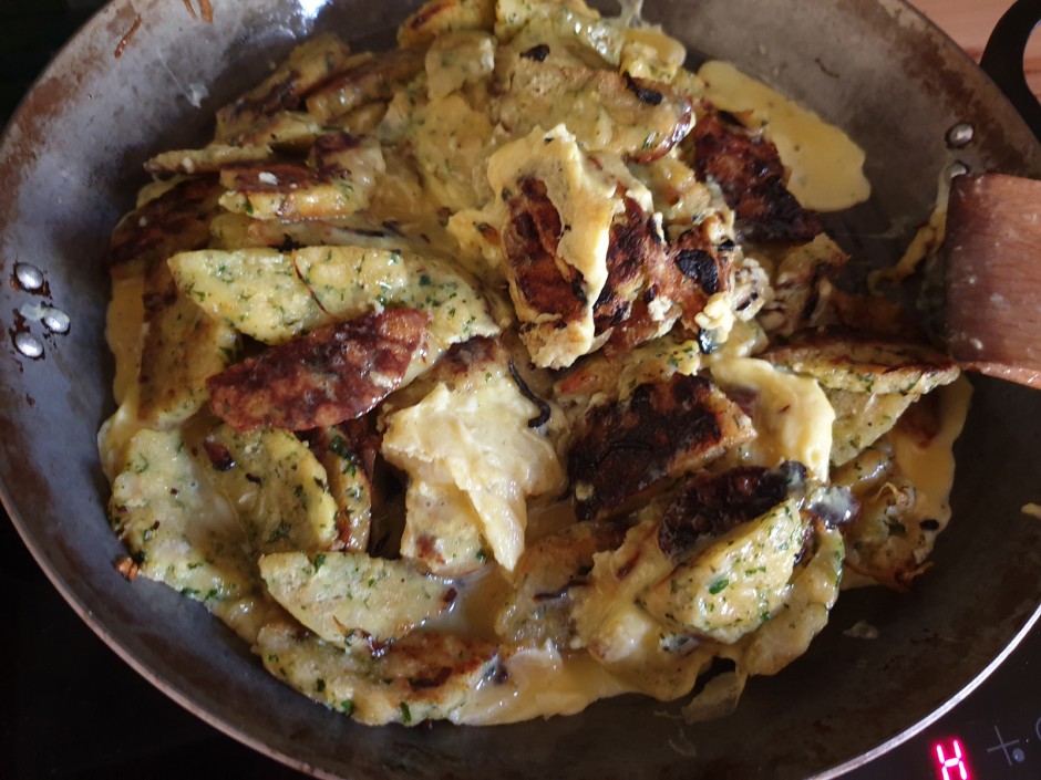 Knödel mit Ei