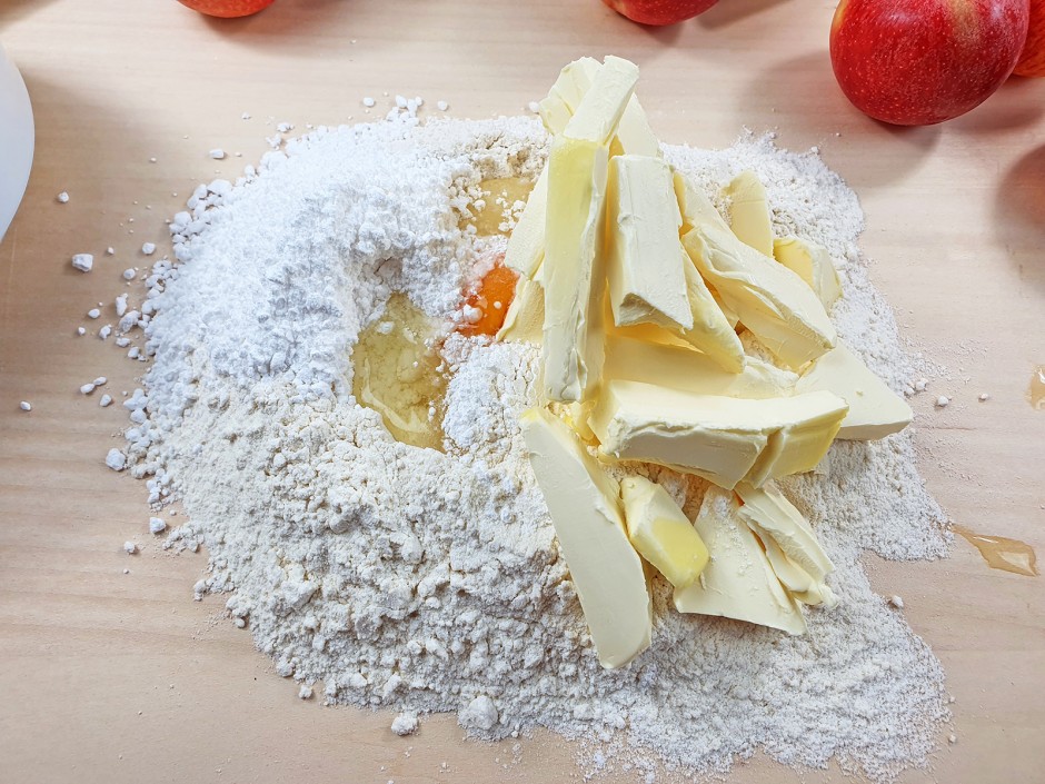 Gedeckter Apfelkuchen