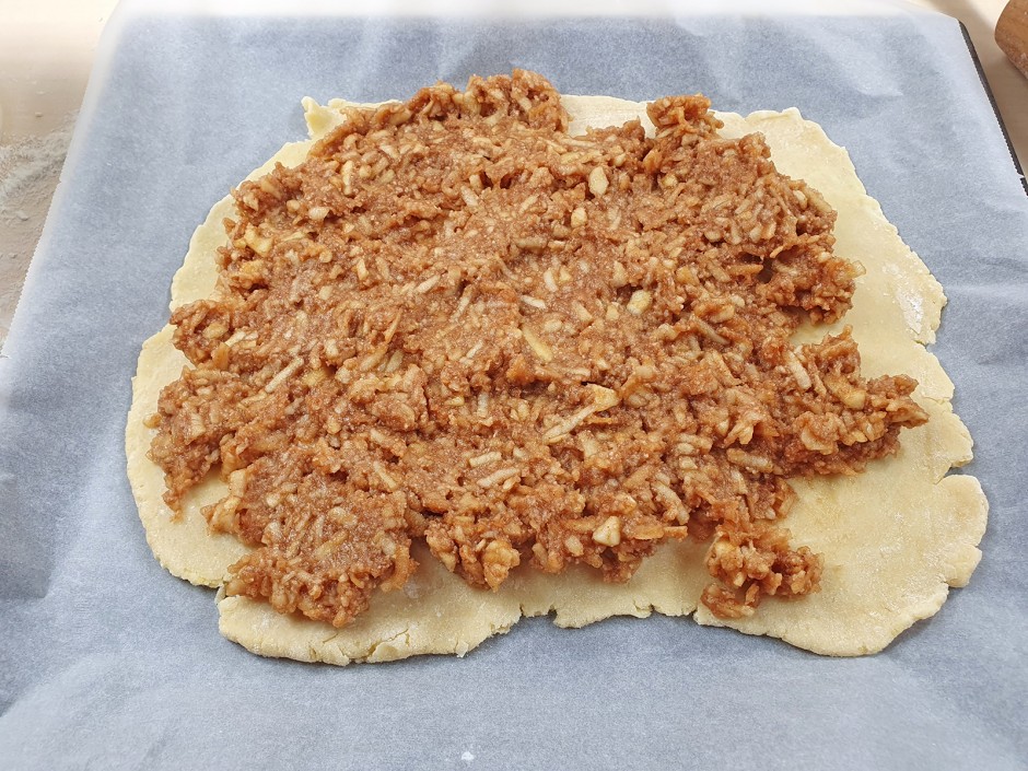 Gedeckter Apfelkuchen