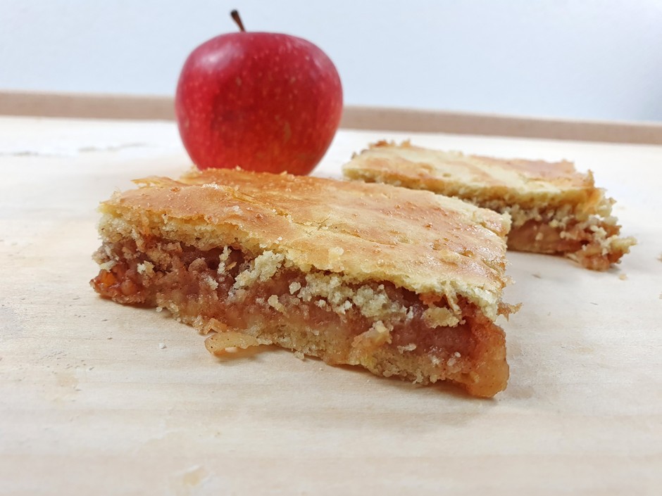 Gedeckter Apfelkuchen