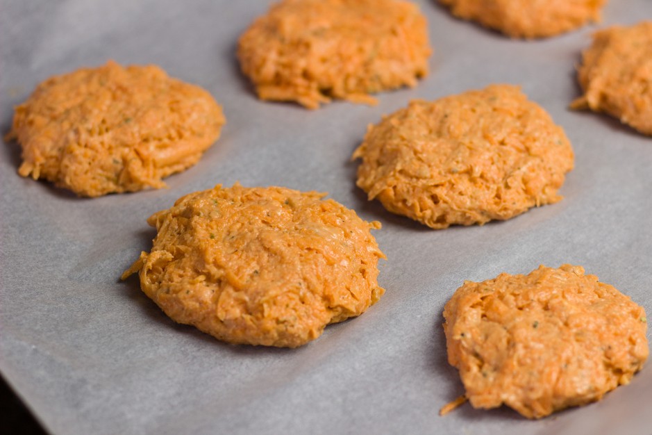 Süßkartoffelpuffer mit Senfdip