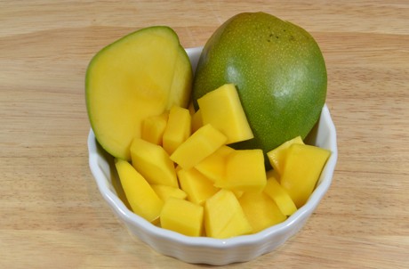 Mango schälen & aufschneiden