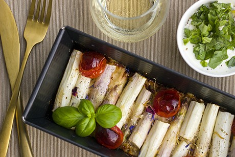 Spargel auf Haselnuss-Parmesan-Bett