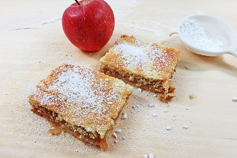 Gedeckter Apfelkuchen