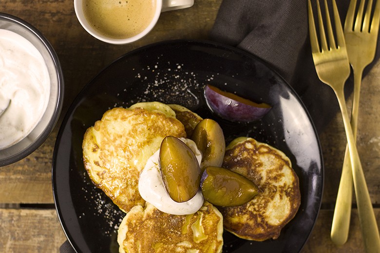 Topfen-Pancakes mit Zimtcreme