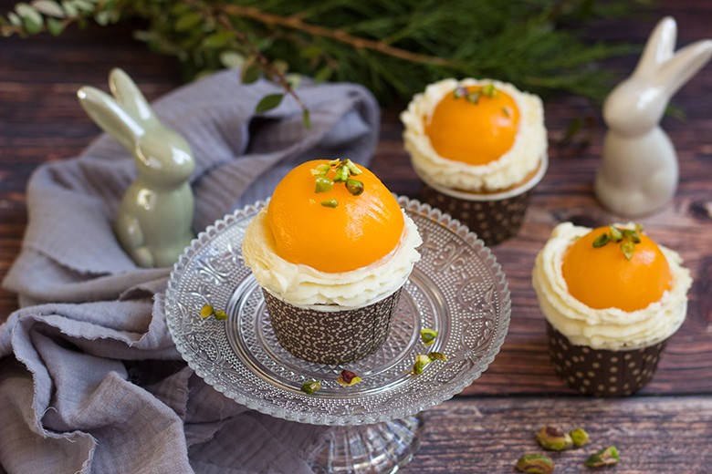 Eierlikör-Muffins mit Pfirsich