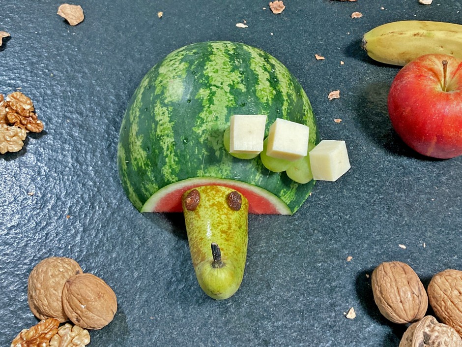 Käseigel anrichten