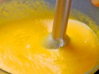 Kürbiscremesuppe pürieren