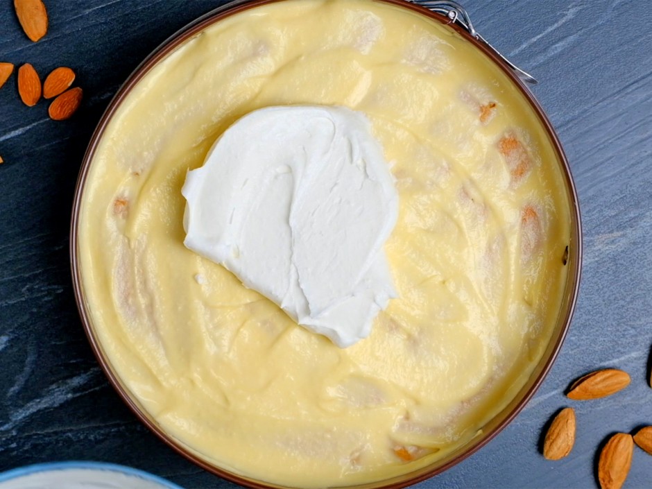 Die Torte damit bestreichen