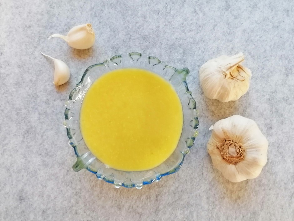 Knoblauchpaste mit Weißwein aufbewahren