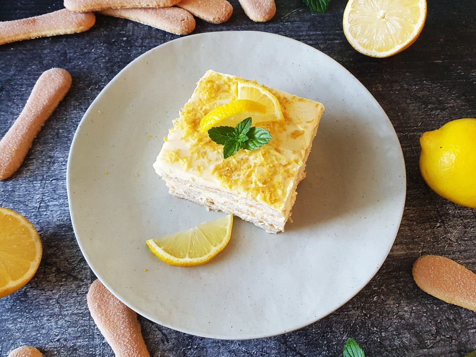 Zitronentiramisu servieren