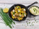 Smashed Potatoes mit Feta-Dip