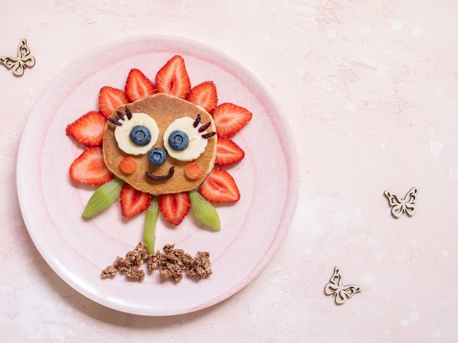 Blumen-Pancakes mit Obst
