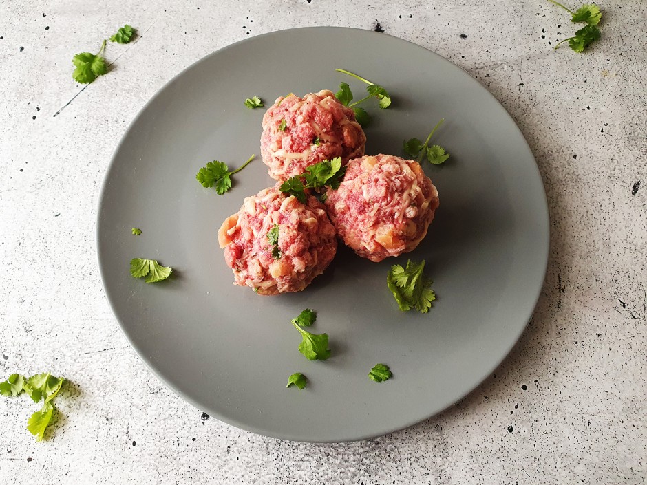 Rote-Rüben-Knödel servieren