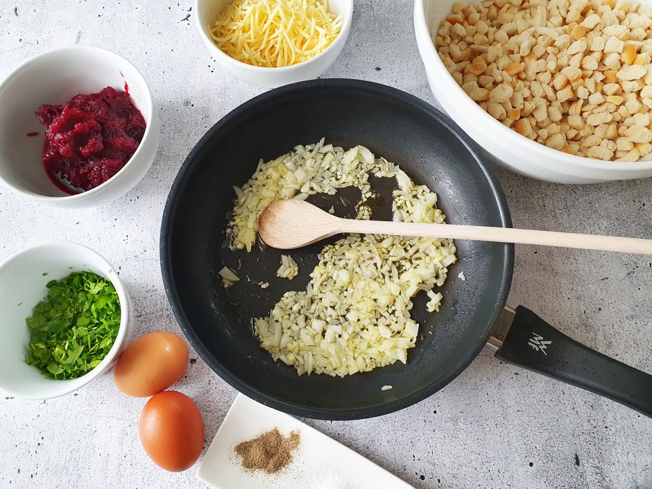 Zwiebel glasig dünsten