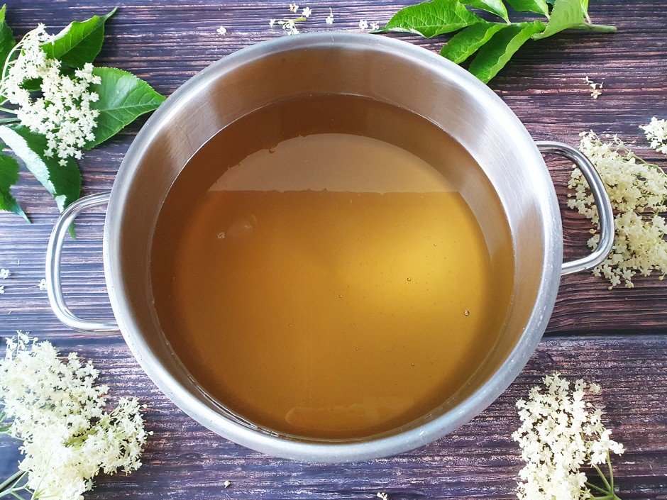 Holunderblütensirup