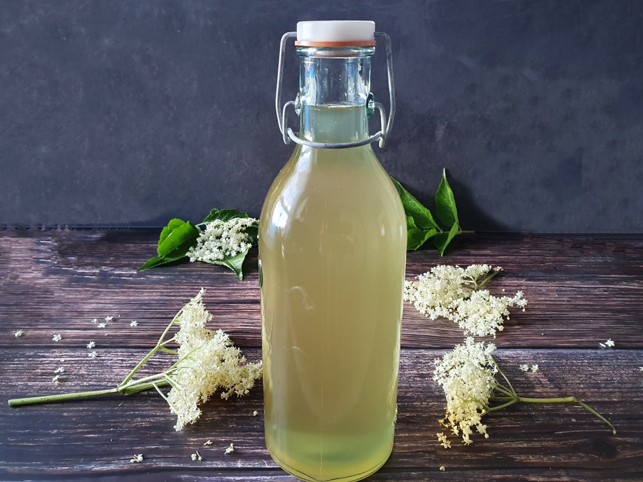 Holunderblütensirup