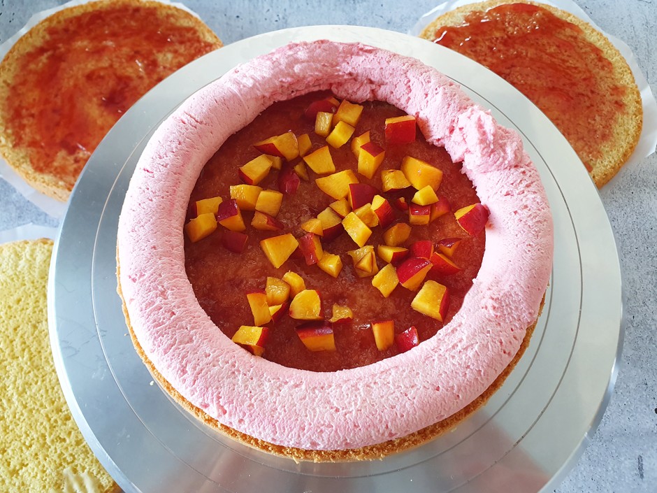 Creme und Früchte