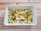 Zucchini und Feta garen