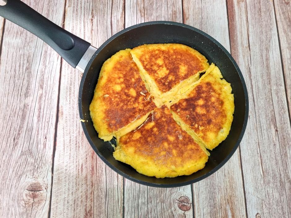 High-Protein Kaiserschmarrn wenden