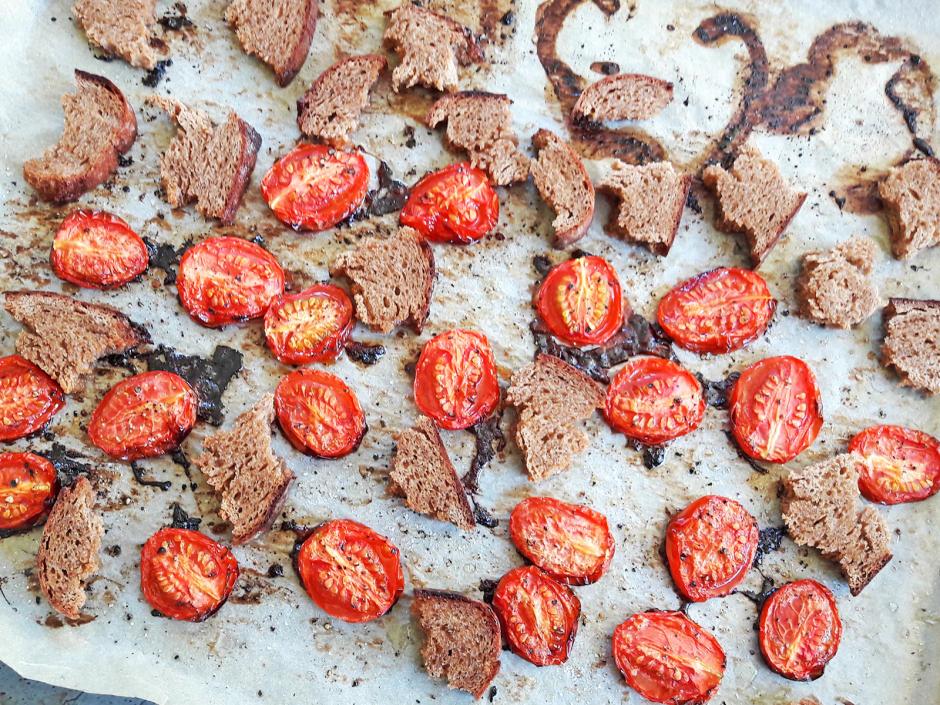 Brot und Tomaten