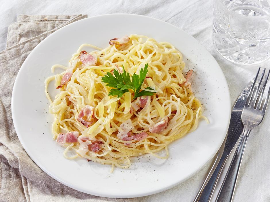 Spaghetti mit Schinkensauce