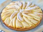 Einfache Torte mit Apfelspalten