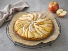 Einfache Torte mit Apfelspalten