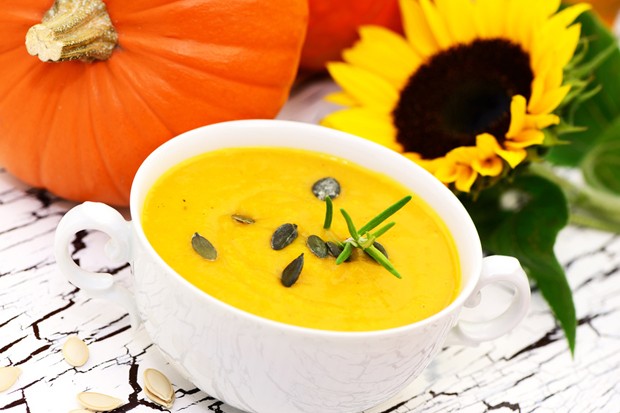 Kürbiscremesuppe mit Kartoffeln