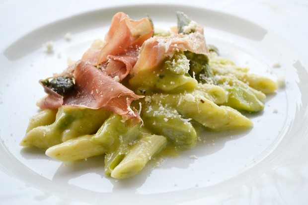 Pasta mit Spargel und Prosciutto