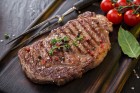 Rumpsteaks in Weinmarinade