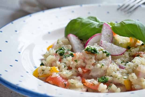 Frühlingsrisotto mit Radieschen