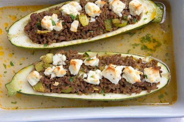 Gefüllte Zucchini