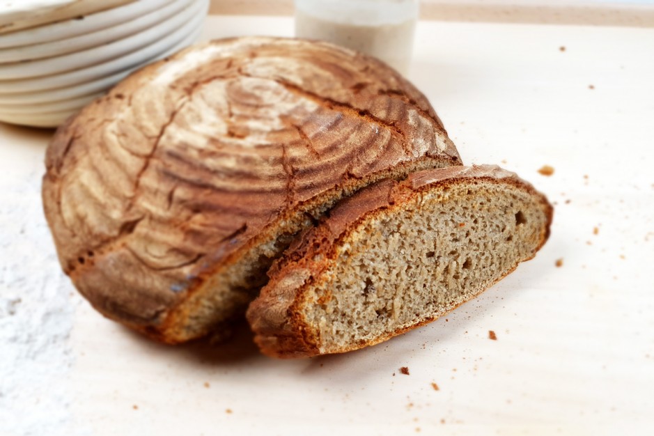 Brot mit Sauerteig backen