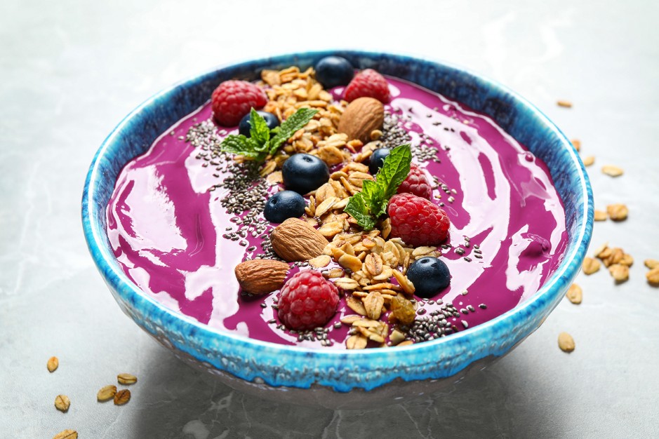 Roter Smoothie Bowl