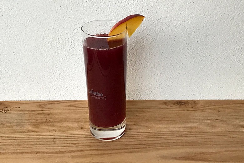 Orangen-Granatapfel-Kirsch-Smoothie