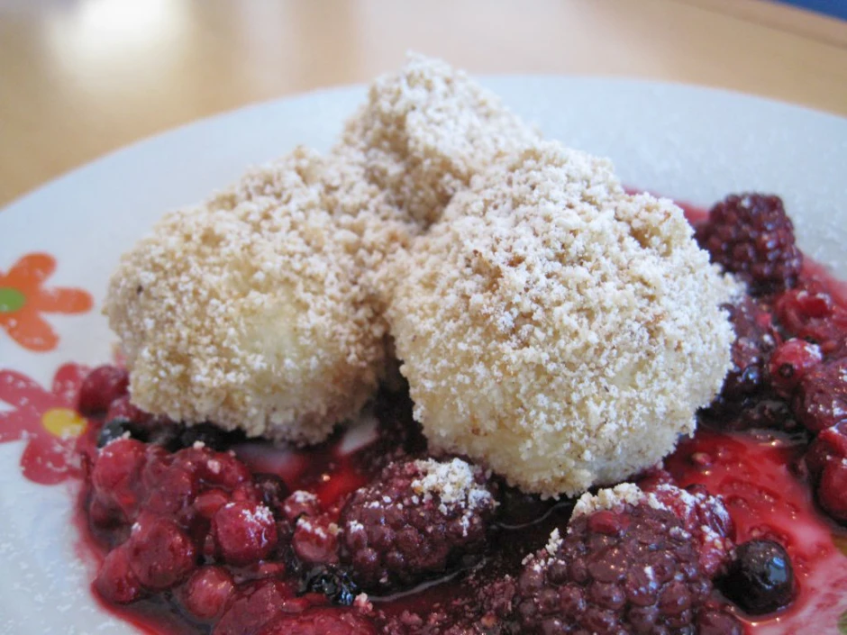 Topfengrießknödel