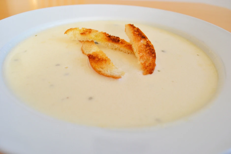 Kr&auml;uterk&auml;secremesuppe