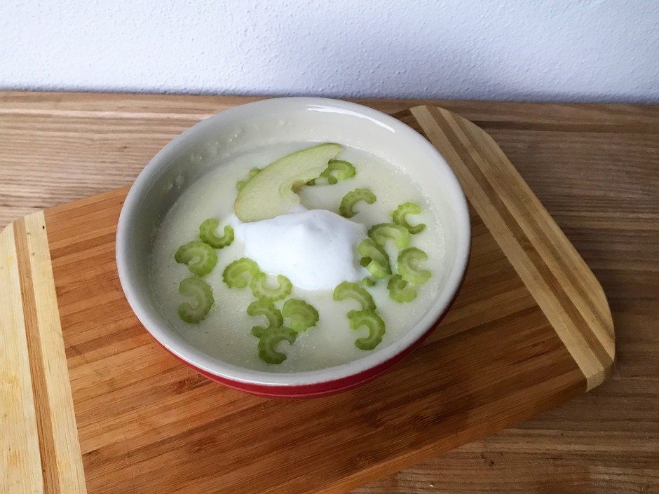 Apfel-Sellerie-Suppe