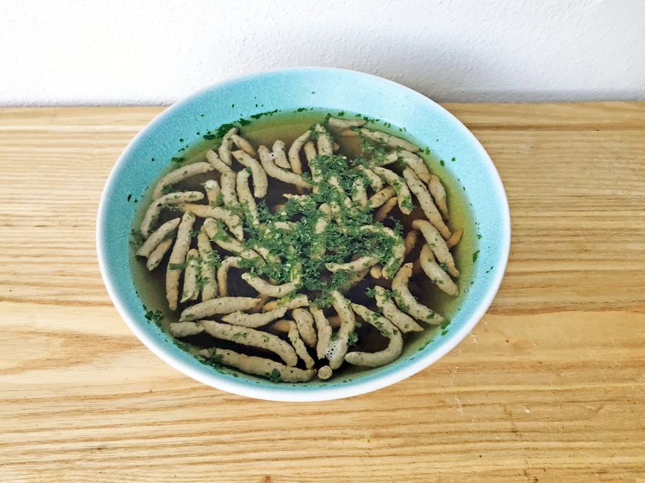 Doppelte Rinderkraftsuppe