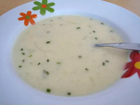 Zwiebelsuppe mit Dinkel