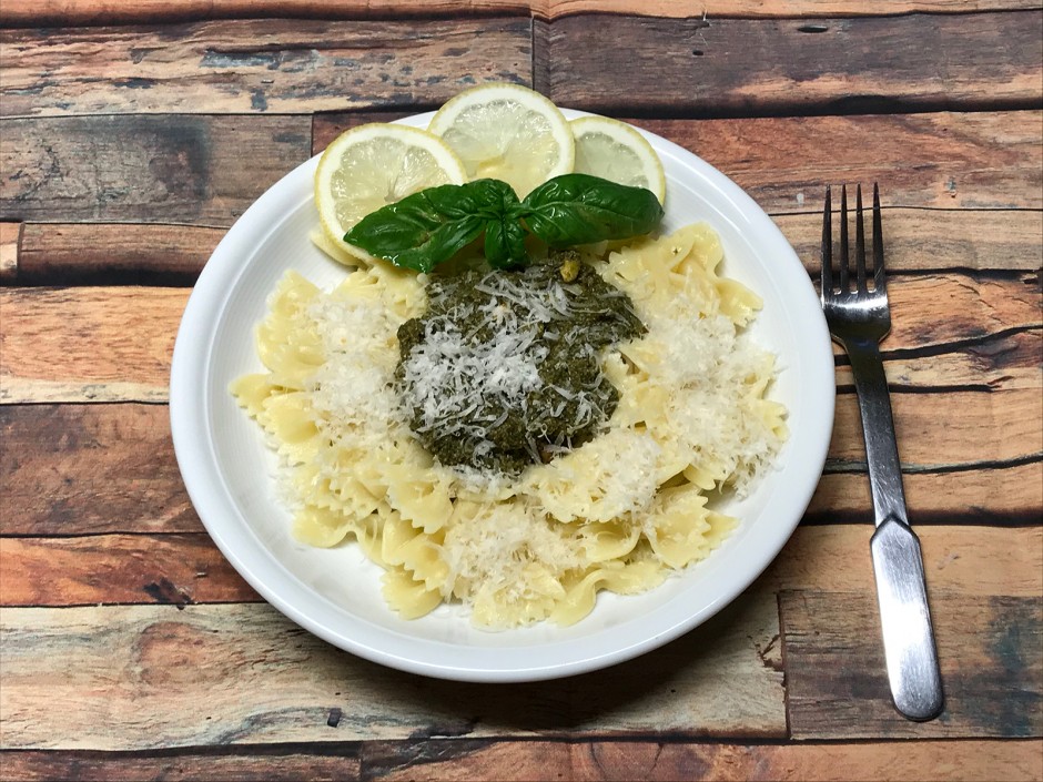 Farfalle mit Zitronen-Basilikumpesto