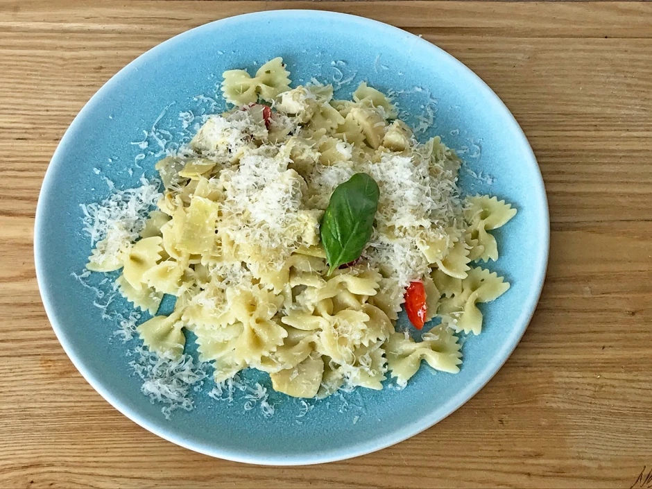 Farfalle mit Artischocken