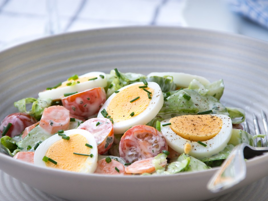 Frühlingssalat mit Ei