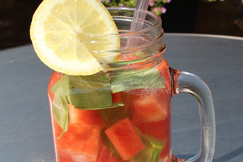 Melonen-Basilikum-Wasser