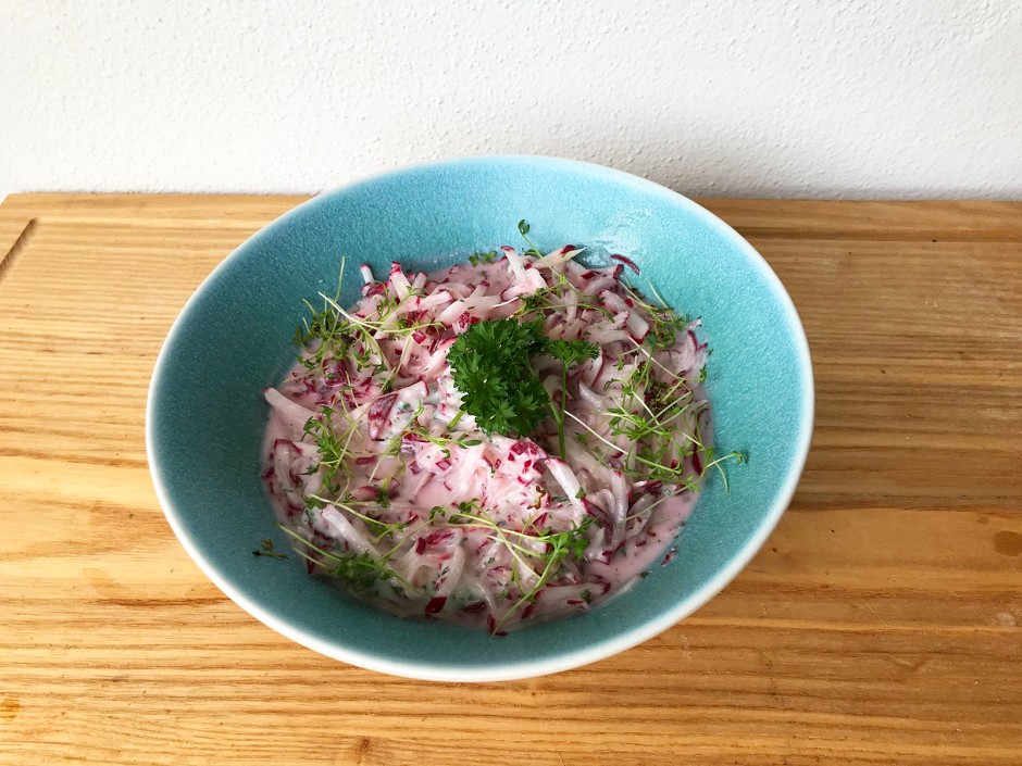 Radieschen-Joghurt-Salat