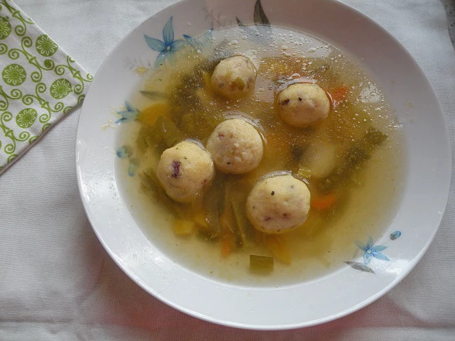 Speckgrießknödel