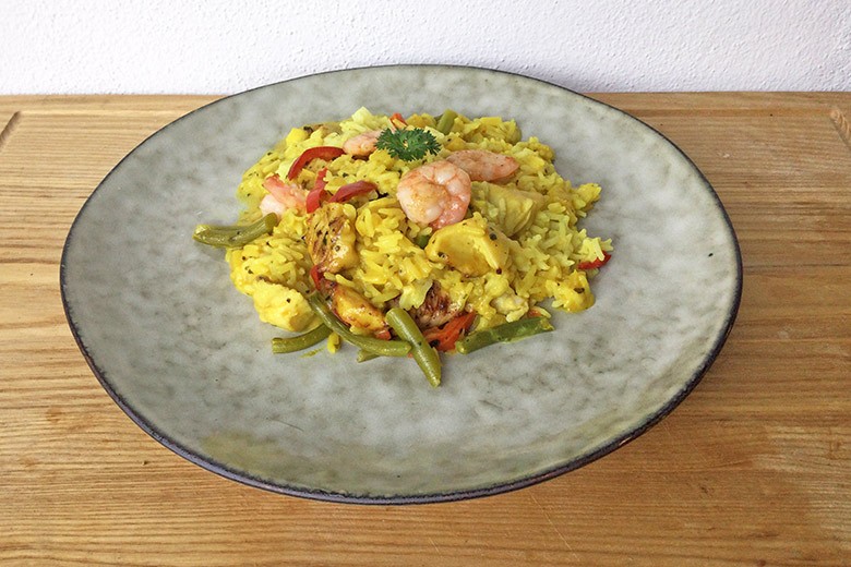 Feuriges Curry mit Pute und Garnelen
